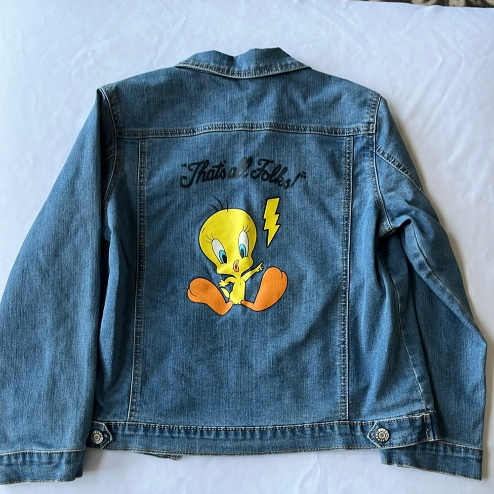 Looney Tunes Tweety Bird Denim Jacket. Snap front. Size XL (14-16). Excellent.